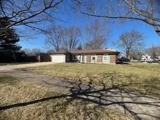 1120 Adams Ave, Saint Charles, IL 60174