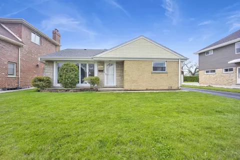 7515 Lake St, Morton Grove, IL 60053