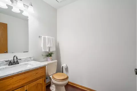 Bath - 402 Read St, Lockport, IL 60441 photo 4 of 4