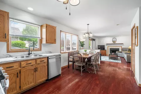 Kitchen - 402 Read St, Lockport, IL 60441 photo 3 of 4