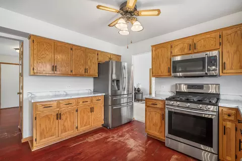 Kitchen - 402 Read St, Lockport, IL 60441 photo 2 of 4