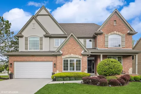 11180 Glenbrook Ln, Indian Head Park, IL 60525