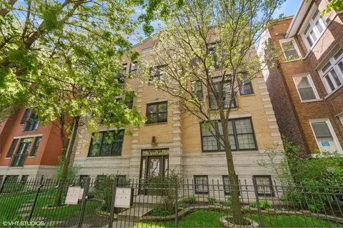 925 W Lakeside Pl #3E, Chicago, IL 60640