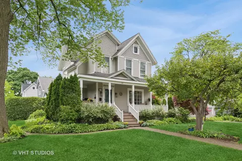 517 N Wheaton Ave, Wheaton, IL 60187