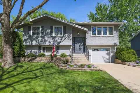 225 Williams Dr, Schaumburg, IL 60193