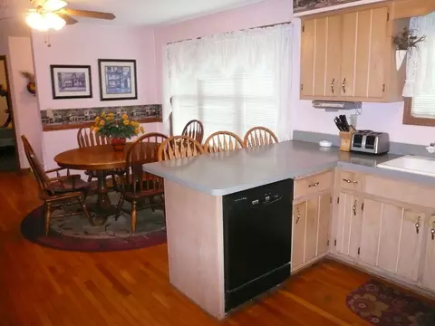 Kitchen - 540 E Southmor Rd, Morris, IL 60450 photo 2 of 2