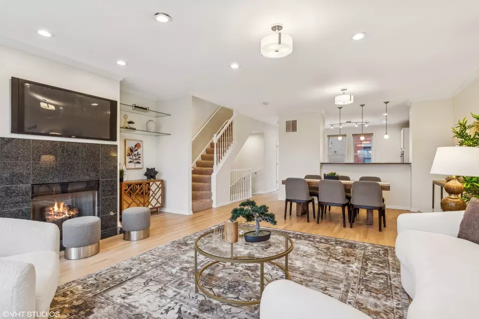  1031 N Riverwalk St, Chicago, IL 60610 photo 7