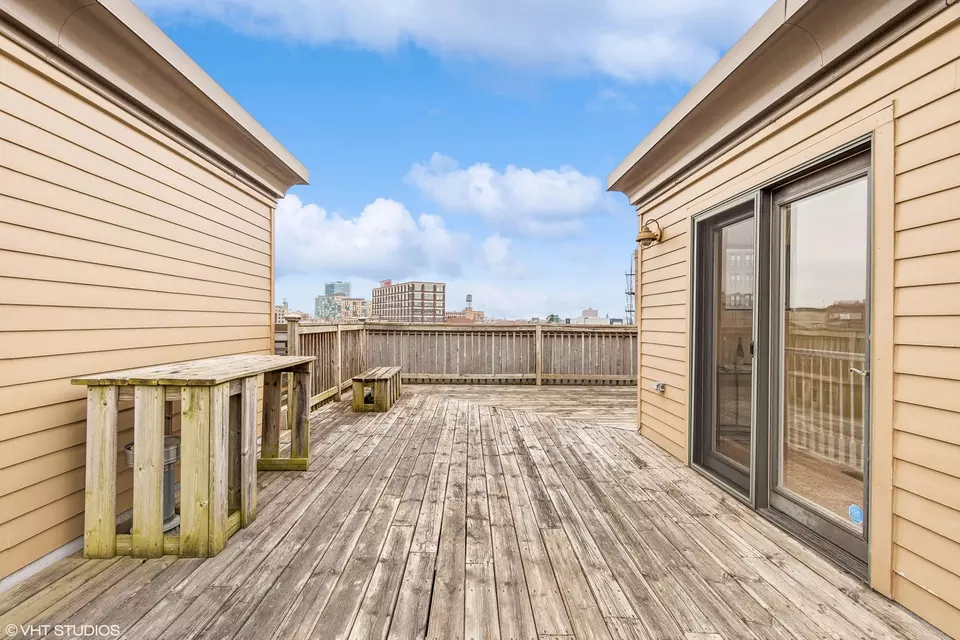  1031 N Riverwalk St, Chicago, IL 60610 photo 30