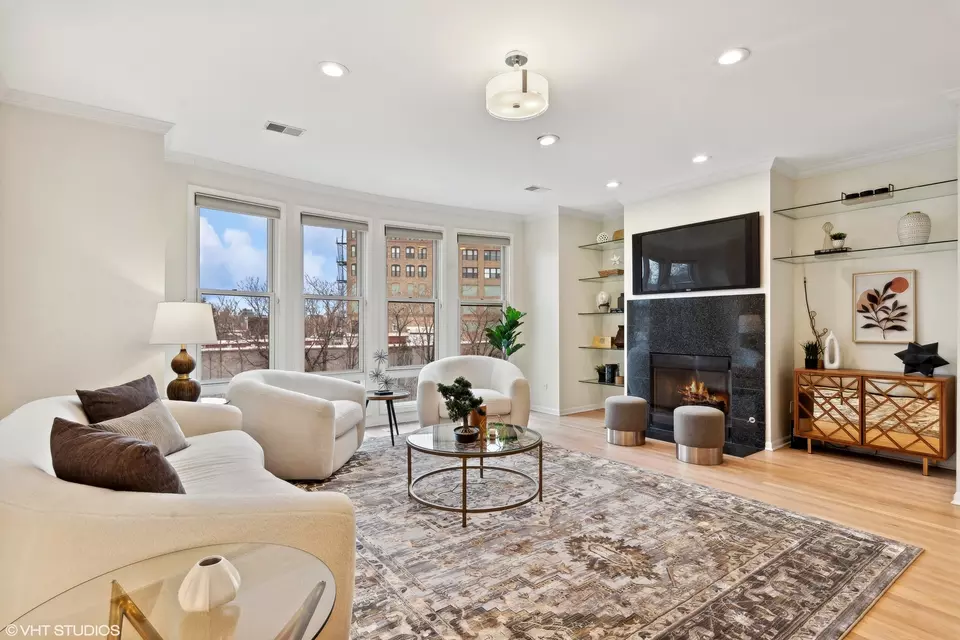  1031 N Riverwalk St, Chicago, IL 60610 photo 5