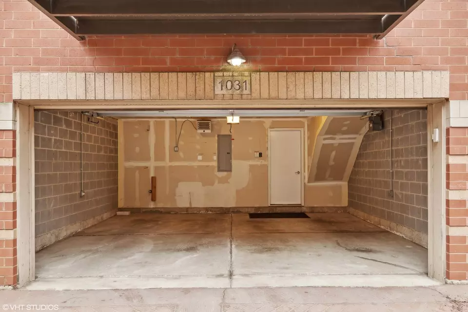  1031 N Riverwalk St, Chicago, IL 60610 photo 36
