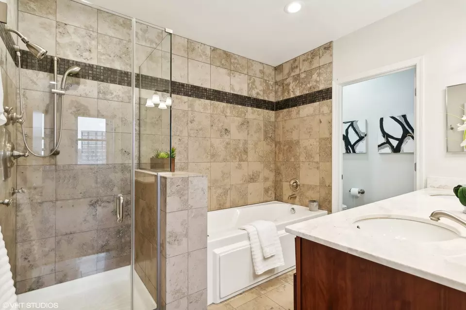  1031 N Riverwalk St, Chicago, IL 60610 photo 19