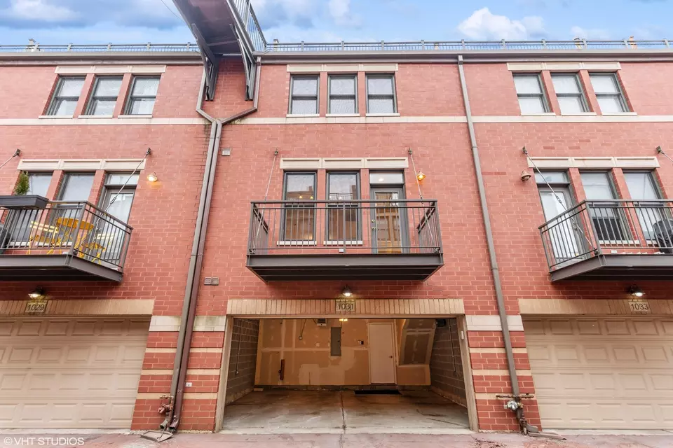  1031 N Riverwalk St, Chicago, IL 60610 photo 35