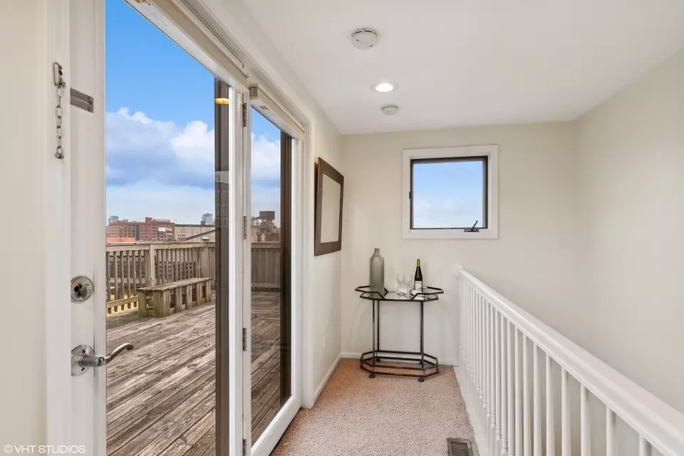  1031 N Riverwalk St, Chicago, IL 60610 photo 29