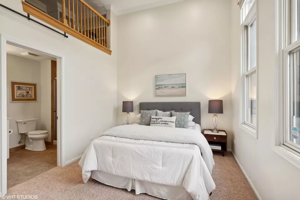  1031 N Riverwalk St, Chicago, IL 60610 photo 24