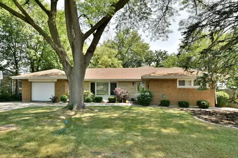 1409 Robinhood Ln, La Grange Park, IL 60526