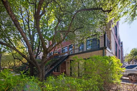 1813 S Clark St #2, Chicago, IL 60616