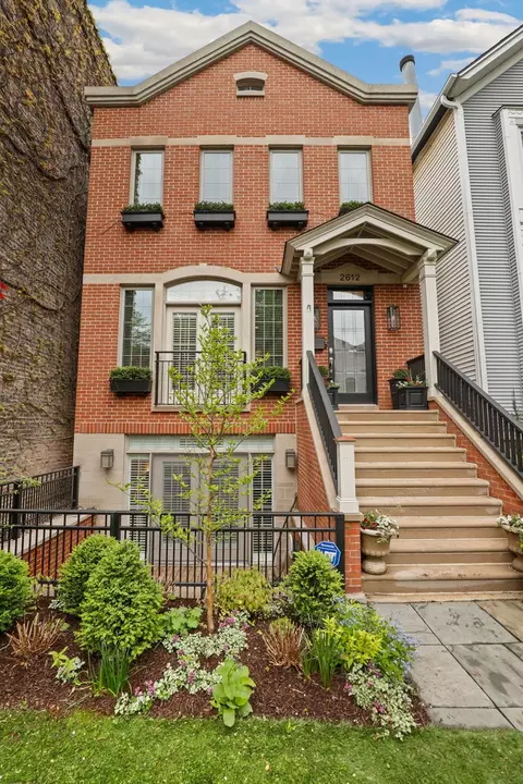 2612 N Burling St, Chicago, IL 60614
