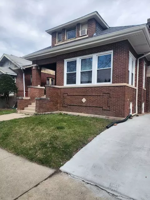 4921 N Central Park Ave, Chicago, IL 60625