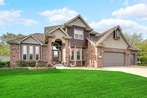 1221 David A Barry Dr, Shorewood, IL 60404