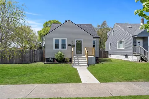 8856 S California Ave, Evergreen Park, IL 60805