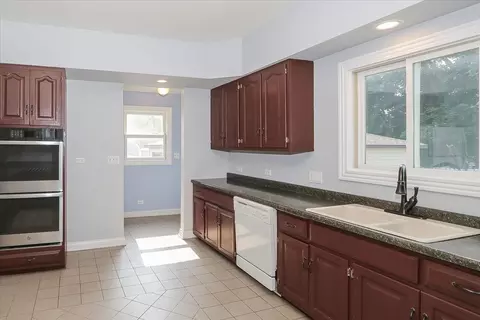 417 Lovell St, Elgin, IL 60120 photo 18