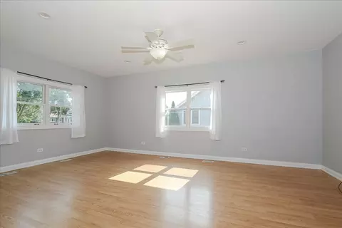 417 Lovell St, Elgin, IL 60120 photo 13