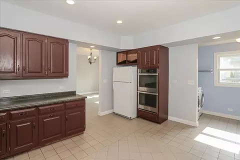 417 Lovell St, Elgin, IL 60120 photo 21