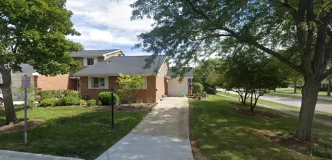 1649 Leytonstone Dr, Wheaton, IL 60189