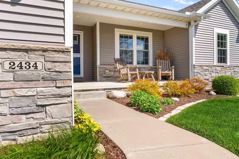 Exterior - 2434 Corinth Ln, Normal, IL 61761 photo 5 of 8