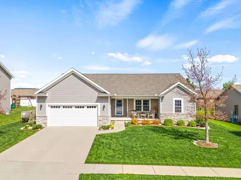 Exterior - 2434 Corinth Ln, Normal, IL 61761 photo 3 of 8