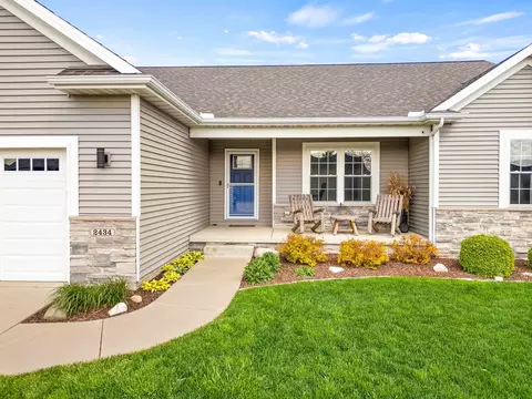 Exterior - 2434 Corinth Ln, Normal, IL 61761 photo 6 of 8