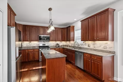 Kitchen - 15520 S Indian Boundary Line Rd, Plainfield, IL 60544 photo 2 of 2