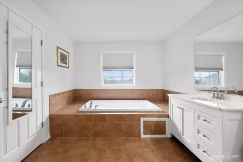 Bath - 15520 S Indian Boundary Line Rd, Plainfield, IL 60544 photo 3 of 4
