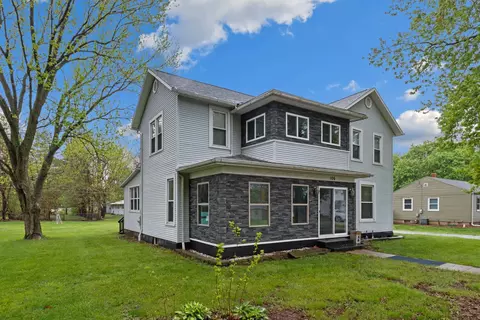 106 W Glassburn St, Tampico, IL 61283
