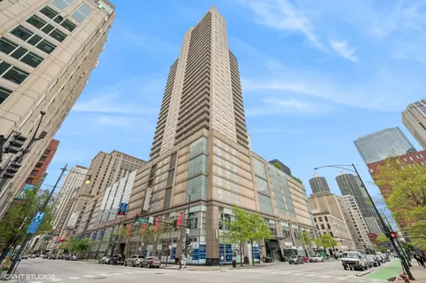 545 N Dearborn St #1801, Chicago, IL 60654