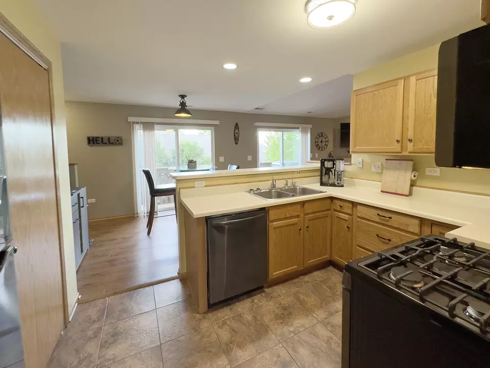 Kitchen - 981 Constance Ln #F, Sycamore, IL 60178 photo 3 of 3