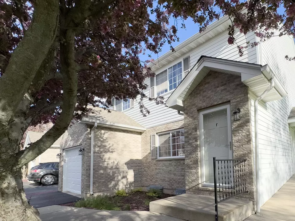 Exterior - 981 Constance Ln #F, Sycamore, IL 60178 photo 1 of 4