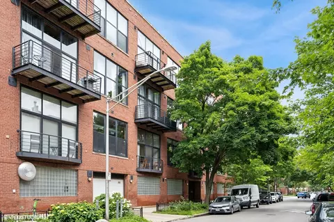 2210 W Wabansia Ave #301, Chicago, IL 60647
