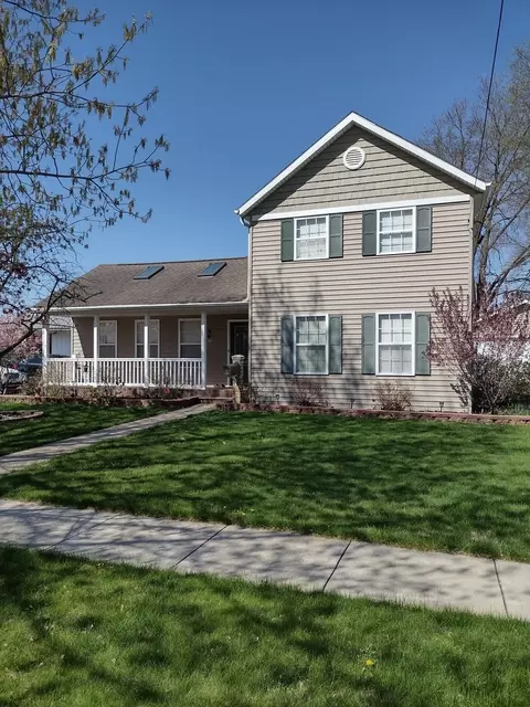 708 S 5th St, Oregon, IL 61061
