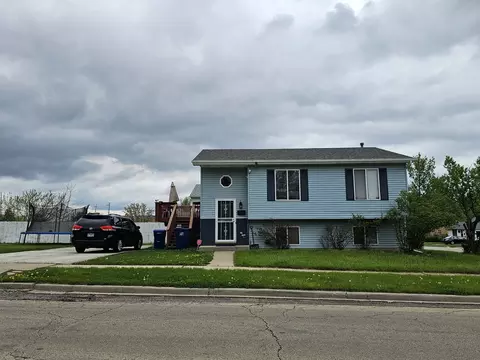 1802 11th St, Waukegan, IL 60085
