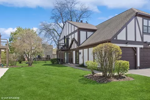 7351 Canterbury Pl, Downers Grove, IL 60516