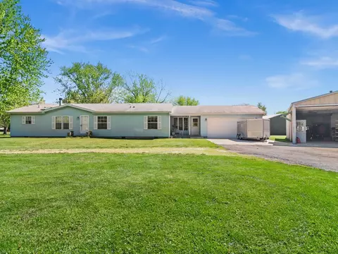 3916 E 2601st Lot Apt 1 Rd, Sheridan, IL 60551