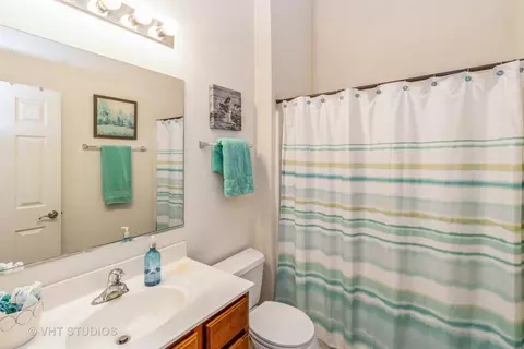 607 Waterford Rd, Elgin, IL 60124 photo 21