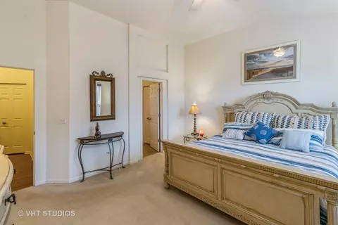607 Waterford Rd, Elgin, IL 60124 photo 17