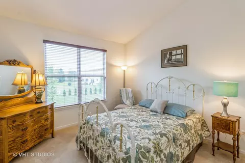 607 Waterford Rd, Elgin, IL 60124 photo 20