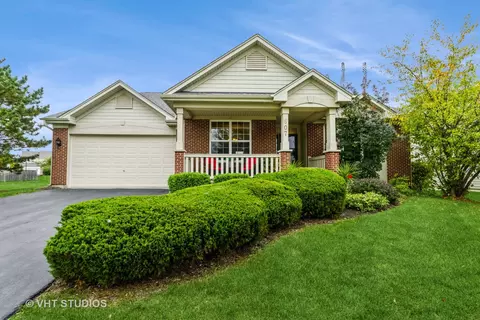 607 Waterford Rd, Elgin, IL 60124