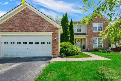 757 Creek Bend Ln, Antioch, IL 60002