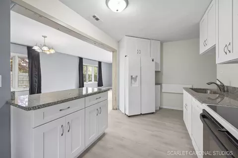 Kitchen - 920 Evergreen St, Wheaton, IL 60187 photo 3 of 3
