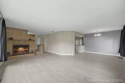 Living - 920 Evergreen St, Wheaton, IL 60187 photo 3 of 4