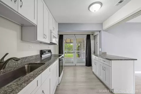 Kitchen - 920 Evergreen St, Wheaton, IL 60187 photo 2 of 3